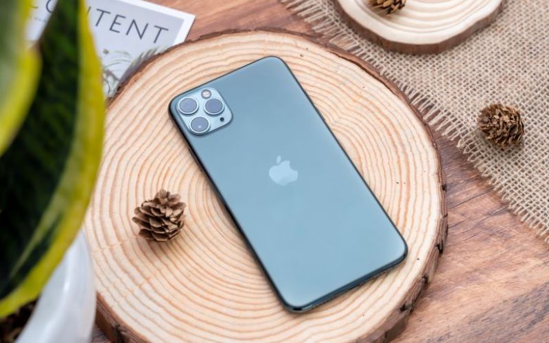 iPhone 11 Pro Max cũ cấu hình mạnh, camera 3 mắt ấn tượng